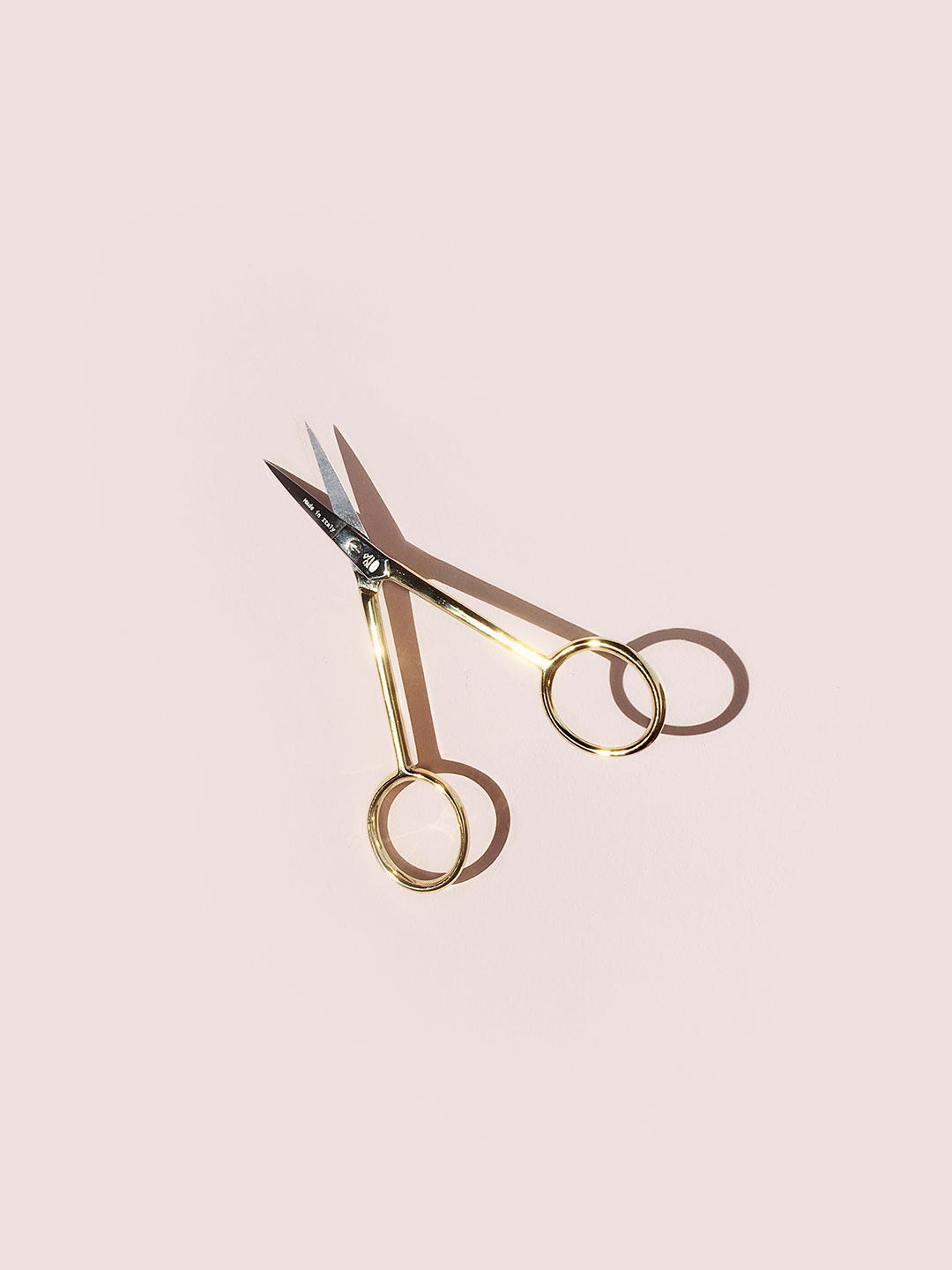 https://pommaker.com/wp-content/uploads/2017/08/Pom-Maker-fine-trimming-scissors-small-gold.jpg
